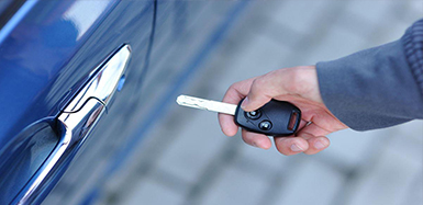 长田乡汽车钥匙锁在车里了怎么办？如何开汽车锁